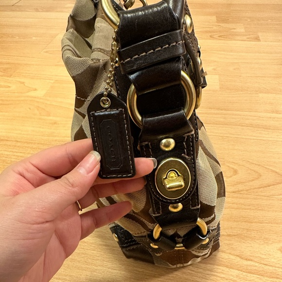 AUTHENTIC Coach Carly Signature Print Hobo Shoulder Bag - Picture 4 of 8